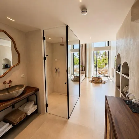 La Onda Luxury Hotel