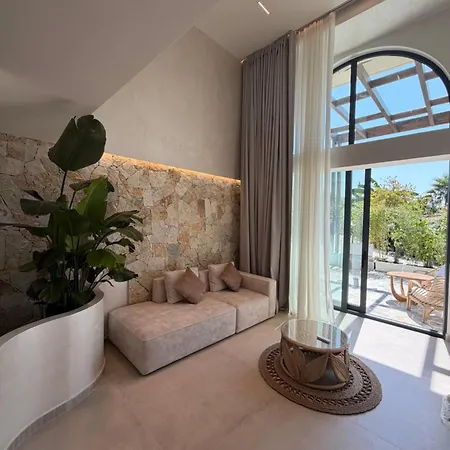 La Onda Luxury Hotel *