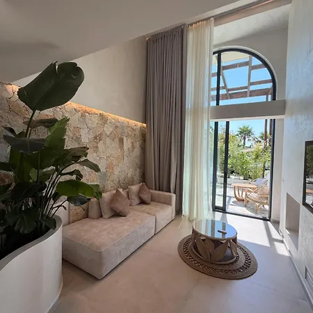 La Onda Luxury Hotel