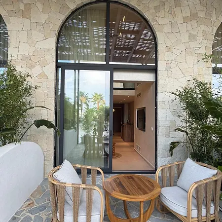 La Onda Luxury Hotel